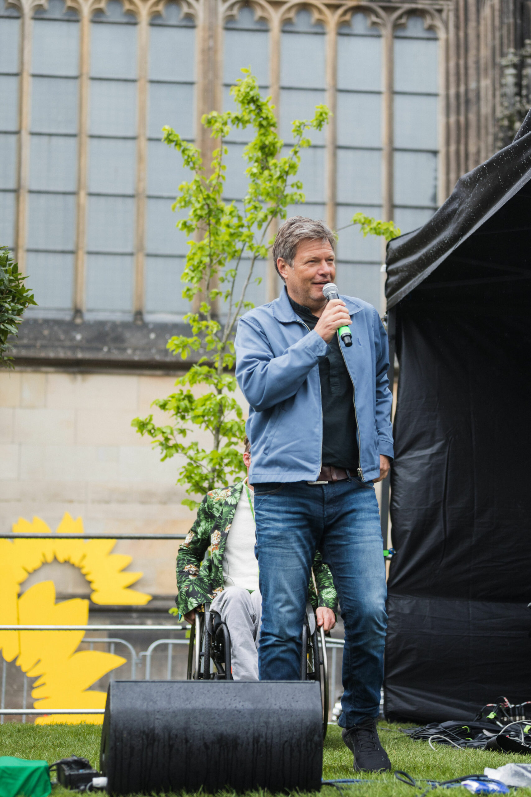 Robert Habeck mit Mona Neubaur im Dialog mit Bürger*innen