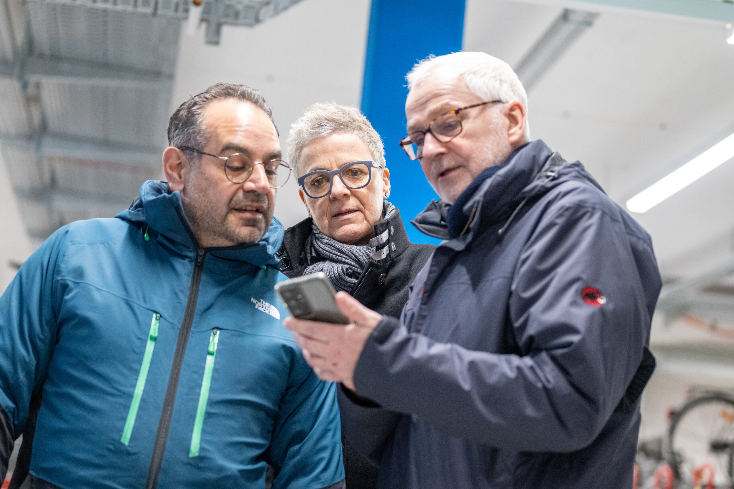 Praxistest bestanden – Grüne Fraktionsspitze besucht neue Radstation