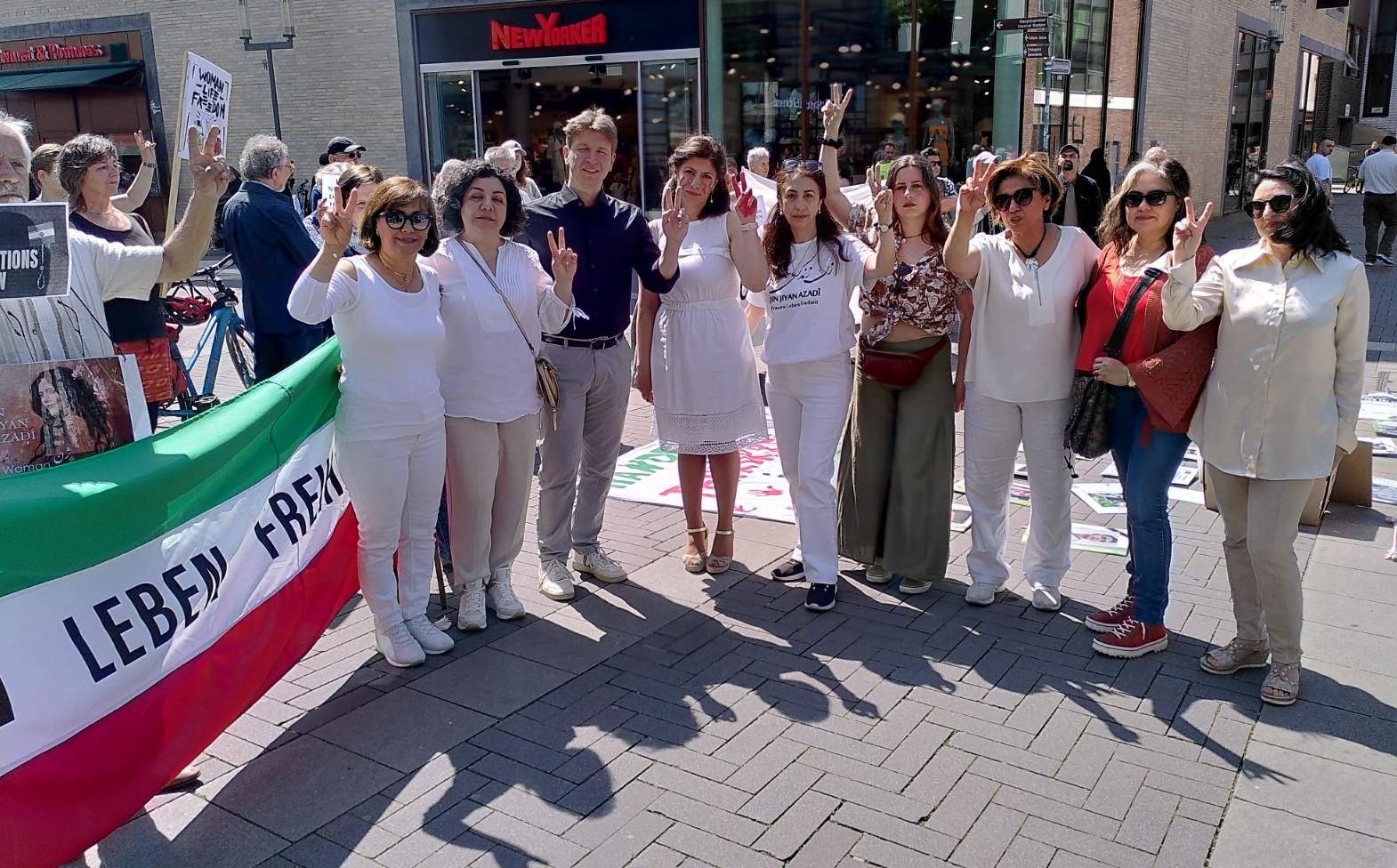„Die Früchte der Freiheit“ – GRÜNE unterstreichen Solidarität mit iranischer Freiheitsbewegung