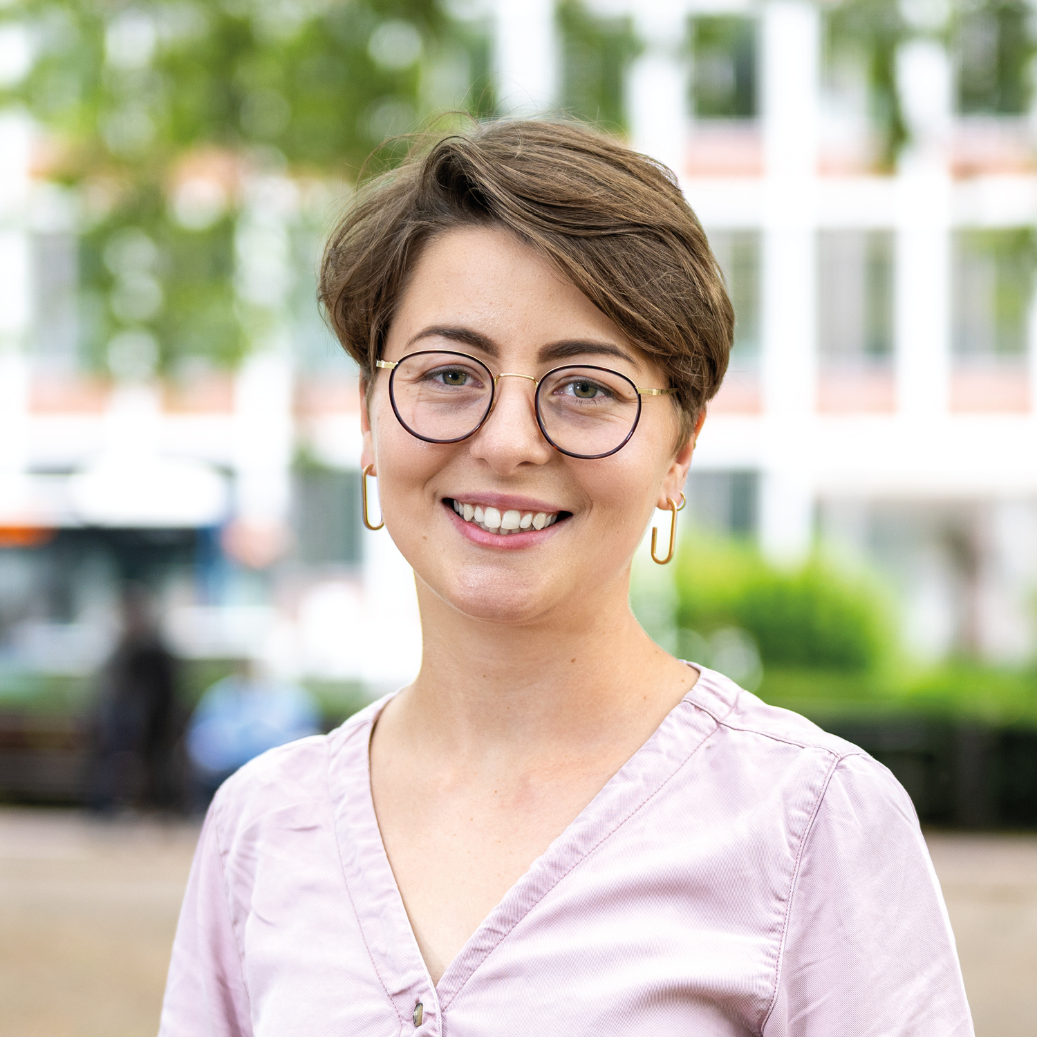 Svenja Bloom (sie/ihr)