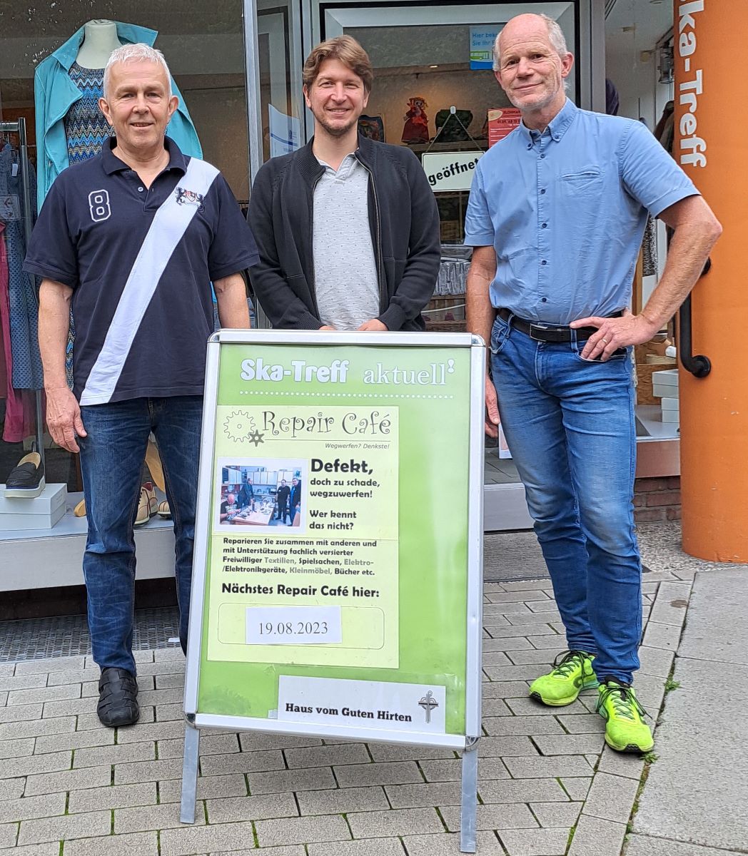 GRÜNE besuchen Repair Café im Ska-Treff